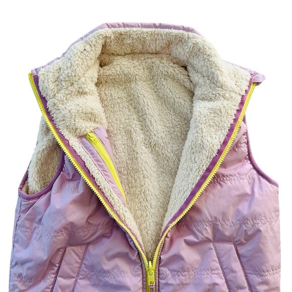 Athleta Girls So Toasty Reversible Sherpa Vest Size 8-10 Purple Cream - Picture 3 of 7